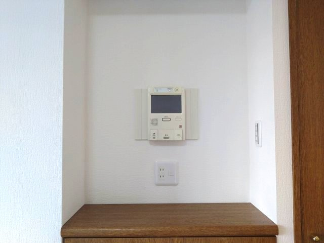 防犯性の高いTVモニター付きインターホン！