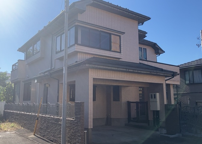 隣家の土地はどうなっているのか、生活利便施設が近くにあるのか、学校まで近いかなど、お客様のライフスタイルにあわせたイメージが重要です。また、近くにあると困る施設が近くにないかも確認するといいでしょう。