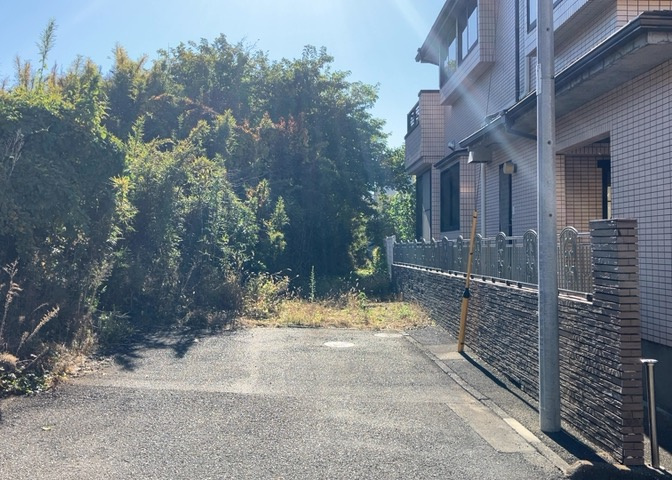 眺望を気にして物件を探す場合、前面に建物が建っていないか現地で確認しましょう！前面に建物があると景色はもちろん、日当たりや風通しにも影響が出てきます。住んだ時のことを想像しながら現地見学をしましょう。