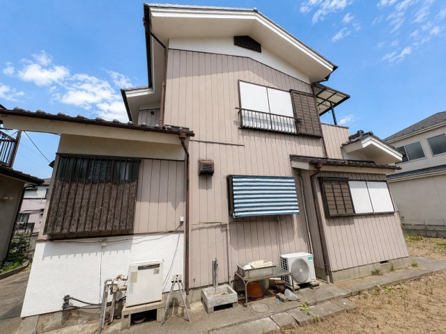 全居室に収納があるゆとりの5LDK！南東側に広々お庭付きです！水回りがギュッとまとまった設計で、家事動線が短く快適な毎日に！駐車スペース3～4台可(車種による)！