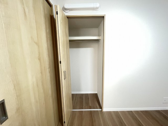 各居室に収納がついており、家族で使い分けしやすくなっています。　