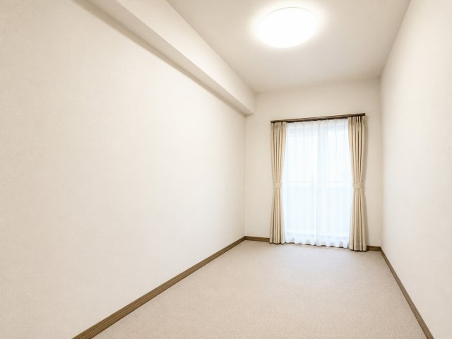 ◆柔らかい陽光が差し込む明るいお部屋を演出する設計。彩光の取れる窓が気持ちの良いお部屋を創り上げます。※AI加工しております。