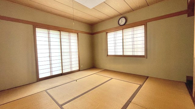 畳のやわらかな感触が心地よく、家族のくつろぎ空間としてもぴったり。