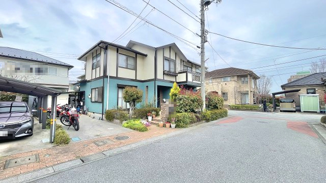 南東角地で陽当り良好！三井ホーム施工の4LDK！全居室6帖以上・広々としたLDK20帖・駐車スペース2台可(車種による)！バス停まで徒歩約3分！コモディイイダまで徒歩約4分(270ｍ)！