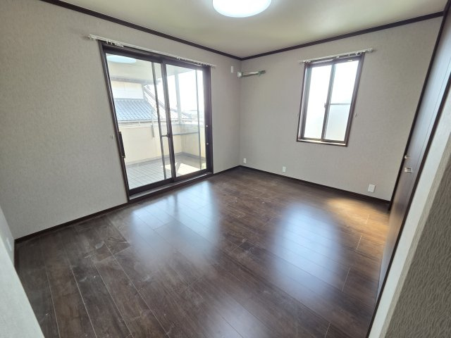 2階西側の洋室です。