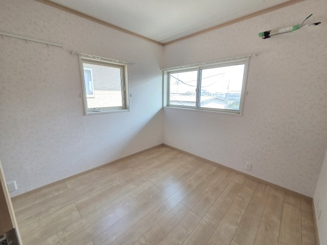 2階東側の洋室です。