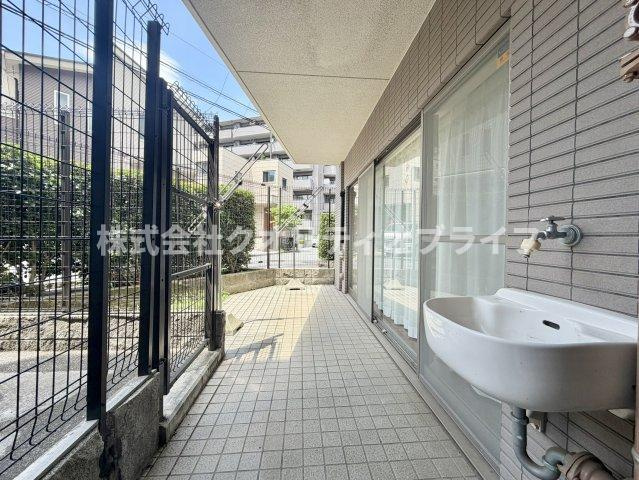 南西向きの専用庭付きがございます。
