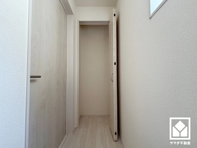 1階・2階・3階の廊下にも収納スペースがあり、住空間を広々お使いいただけます。日用品のストックなどもすっきり片付きます。