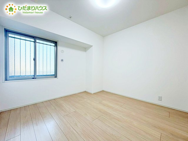 机にベットを置けば子供部屋の完成です！