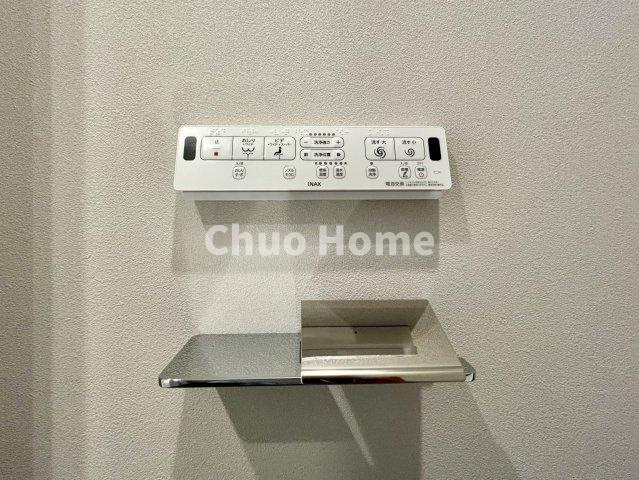 【ウォシュレット】清潔に使いたいお手洗いには最適な設備です。もちろんウォームレットも標準装備です。