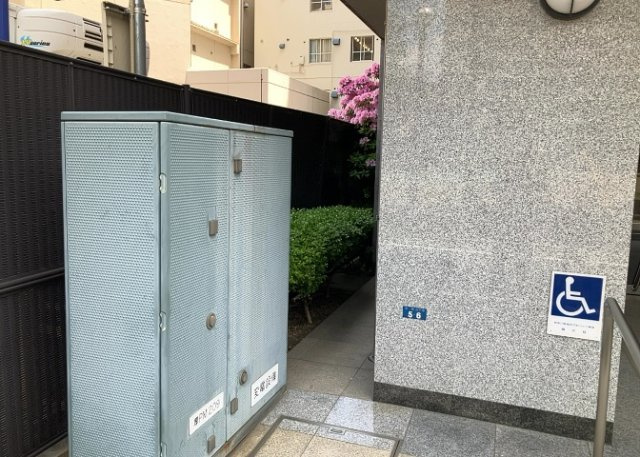 物件によっては、入居者が個人的に使用できる専用庭がついているものもあります。また、住宅の中にある土間の部分を庭と呼ぶこともあります。庭の用途は住む人によって変わり、それによってデザインもさまざまです。