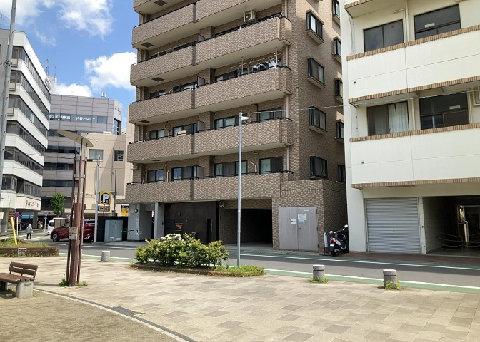 景色重視でお家選ぶをするとスーパーが遠い！学校が遠い！など生活をするうえで利便性で困ることもあります。まず一度現地を見学する際に、周辺の施設などがあるかを確認し、暮らし始めた後のことを想像しましょう。