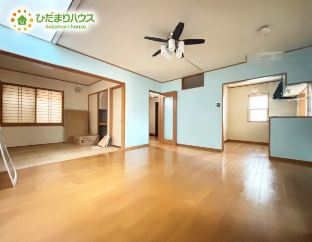 約14.6帖のリビングです♪　家具などの配置がしやすいバランスの取れた形なので想像がはかどりますね♪　　