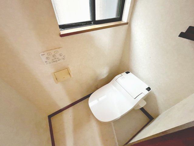 コンパクトで使いやすいトイレです