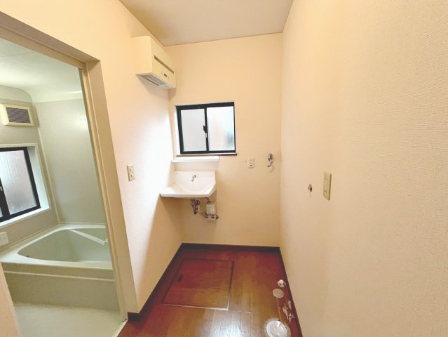 独立洗面台、朝の身支度には欠かせません