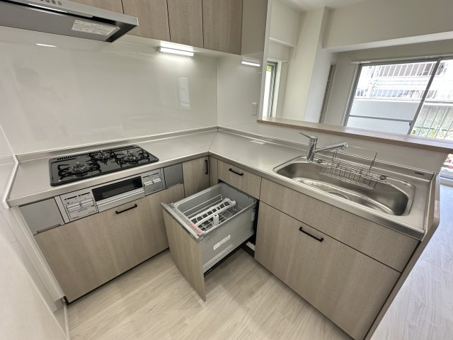 コーナーキッチンです。料理をする時間が楽しくなり使い勝手の良さが魅力です。