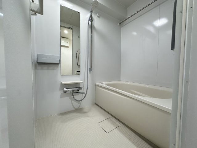 足を延ばして癒しの場としてゆっくり入れるお風呂です。