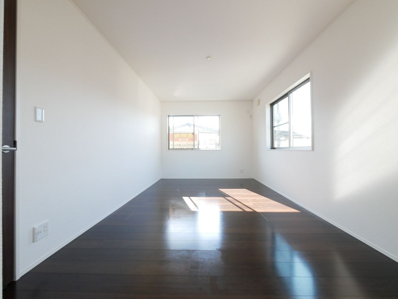 2階9帖洋室　ウォークインクローゼット付きのお部屋です。