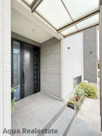 明るい玄関です