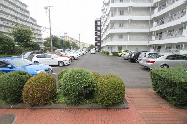 小中学校が徒歩11分圏内に揃っており、毎日の登下校も便利です。
