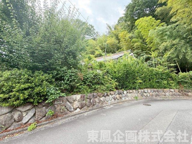 緑に囲まれた住まい