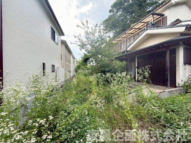 緑豊かな庭付き住宅