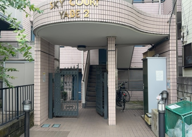 マンションのエントランスには、もともと風よけや防犯の役割がありますが、マンションによって宅配ボックスなどの設備が備わっている所もあります。日々の生活をイメージしながら生活しやすさをチェックしましょう。