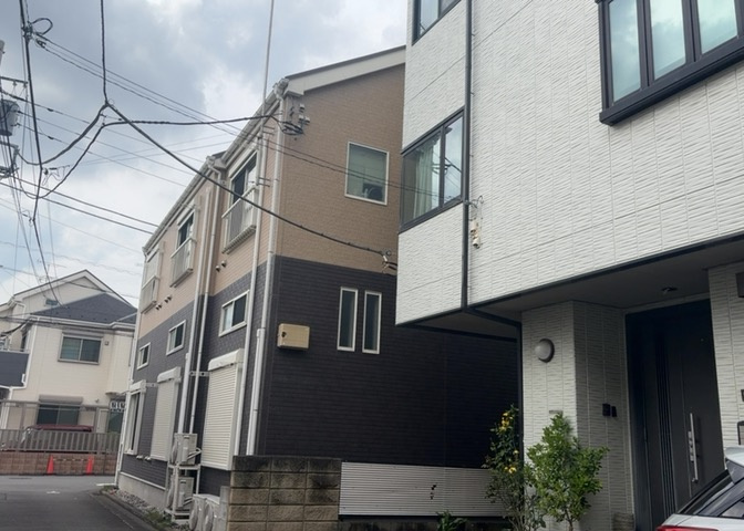 眺望を気にして物件を探す場合、前面に建物が建っていないか現地で確認しましょう！前面に建物があると景色はもちろん、日当たりや風通しにも影響が出てきます。住んだ時のことを想像しながら現地見学をしましょう。