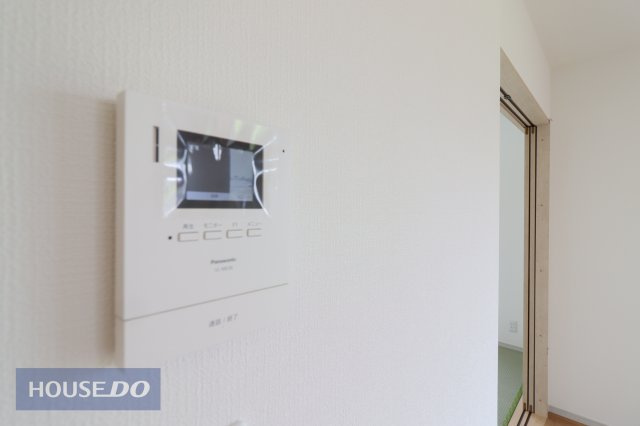 【TVインターホン】録画機能付きで、防犯上はもちろん、お届け物などの把握にも便利。