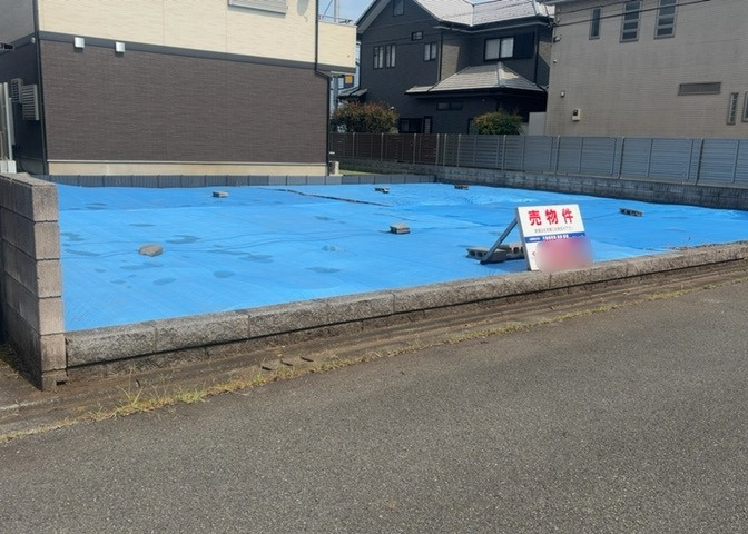 人が暮らすうえで日光は大切な要素となります。日当たりの良さは譲れないポイントですね。併せて近くに大きな建築物の建築予定がないか、あるいはそれが可能な土地が近くにないか事前に確認することもお勧めします。