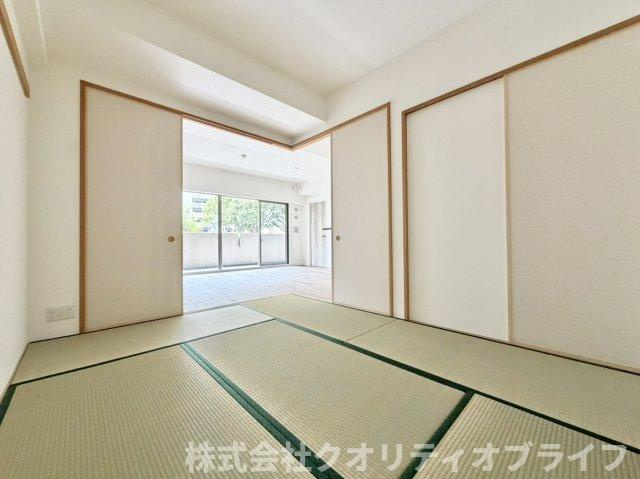 落ち着いた雰囲気の和室。