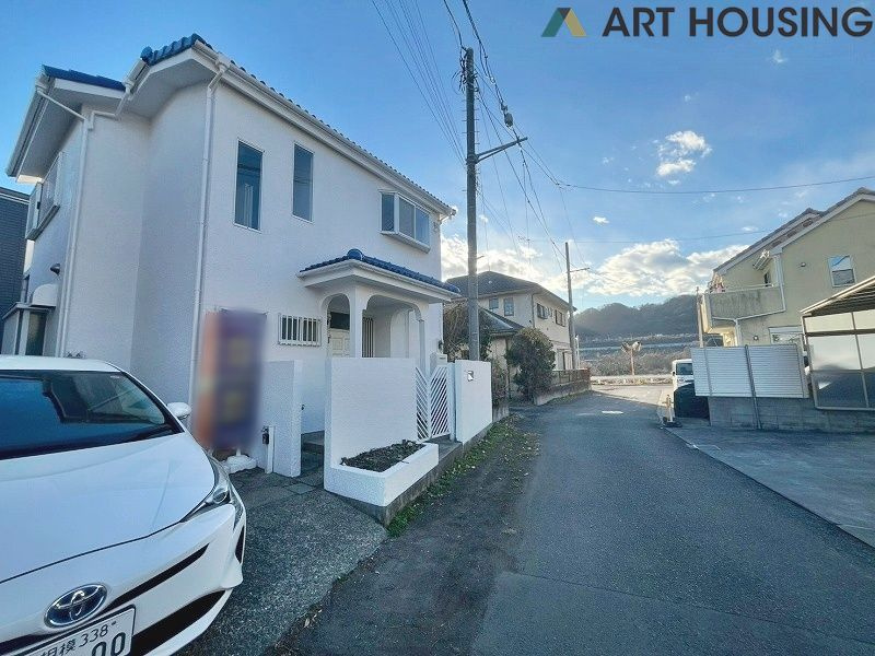 前面道路含む現地写真です