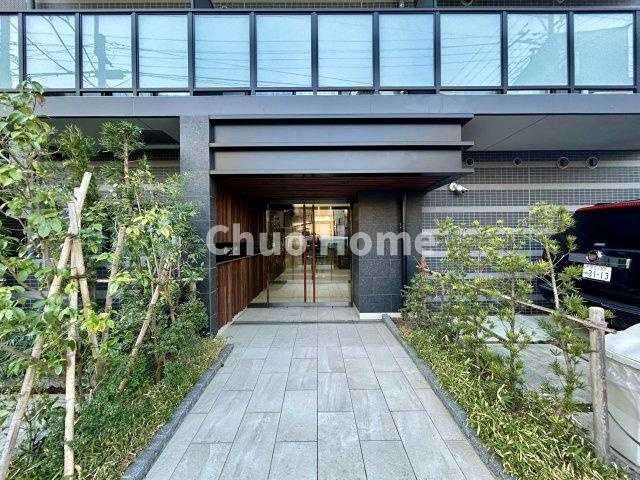 【エントランス】マンションのエントランスは、その物件の印象を決める、顔とも言える場所です。毎日通る場所ですからきれいなのが一番です。