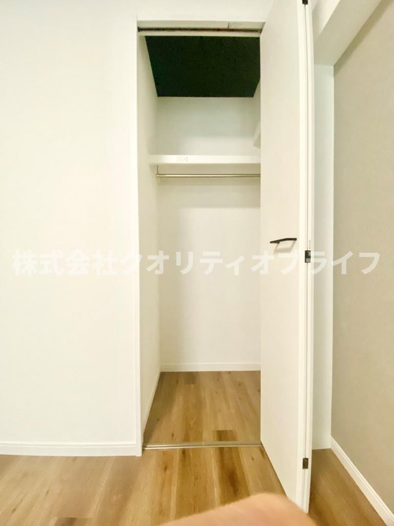 広めのクローゼットがあります