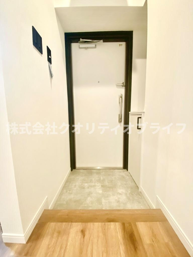 大理石調の玄関