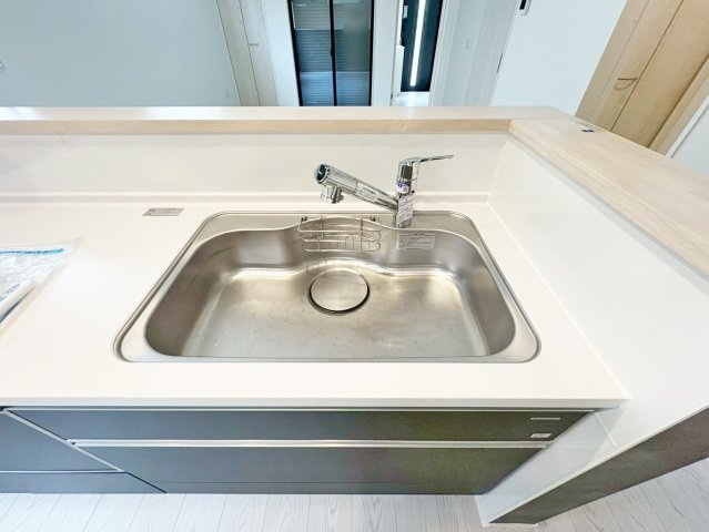 浄水器内蔵型ハンドシャワー
