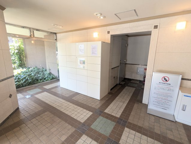 最近宅配ボックスの設置が完了いたしました