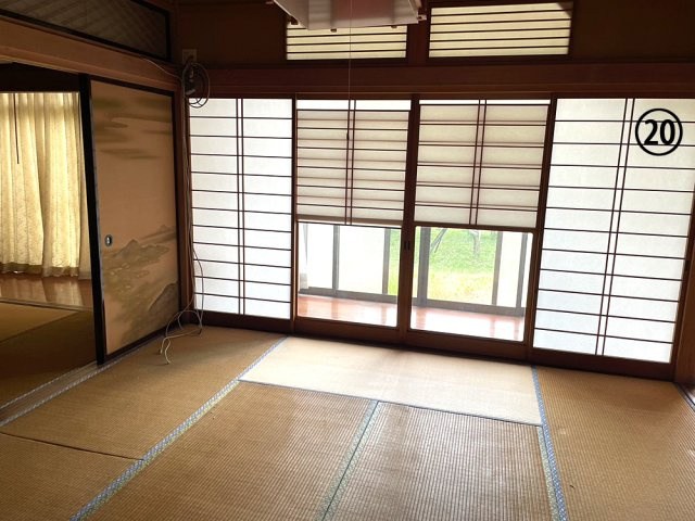 1階和室Cの雪見障子です