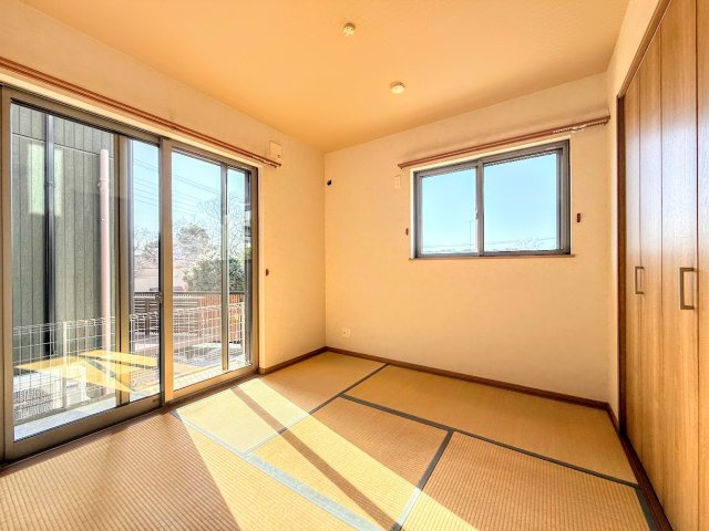 ◆柔らかい陽光が差し込む明るいお部屋を演出する設計。彩光の取れる窓が気持ちの良いお部屋を創り上げます。　