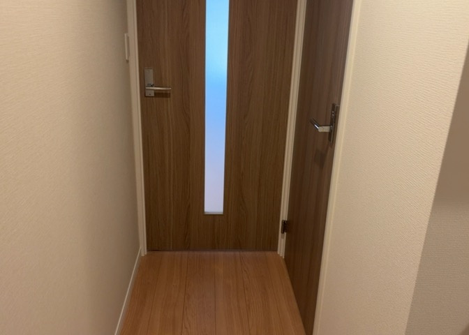 内装はとにかくおしゃれなものがいい！と選ぶ前に、まず住んだ後のことを想像してみましょう。住んでみたらコンセントの位置が悪くて使いにくいなど出てきます。事前にどの家電をどこに置くか想定しておきましょう。