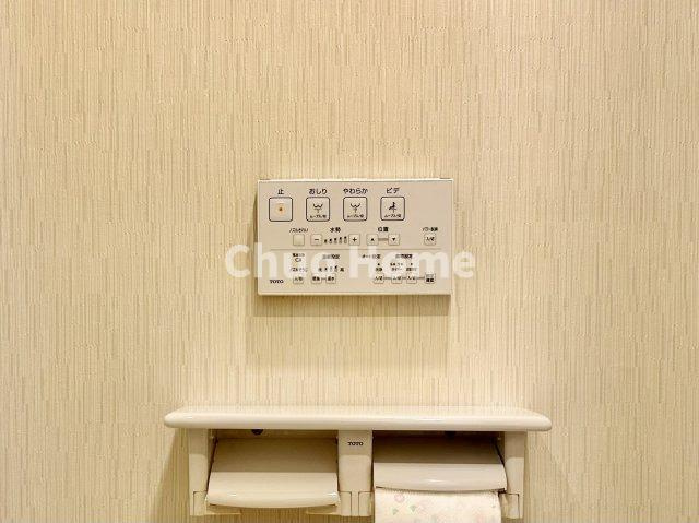 【ウォシュレット】清潔に使いたいお手洗いには最適な設備です。もちろんウォームレットも標準装備です。