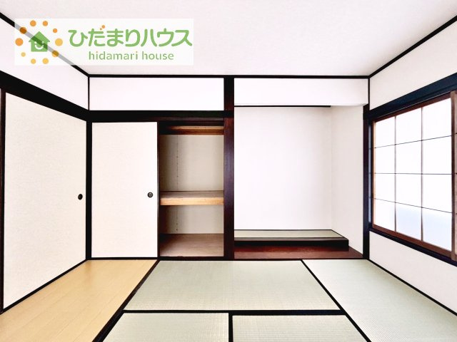 和室の収納は横開きクローゼット！　しまった物の出し入れも楽々です(^^)