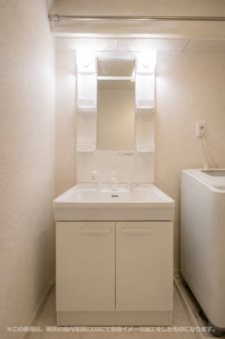 ■独立した洗面化粧台です　■室内に洗濯機置場も増設し、使いやすい動線となっています