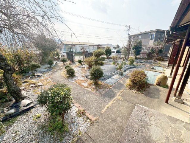 日当たりの良い庭部分！敷地活用のイメージが広がります！