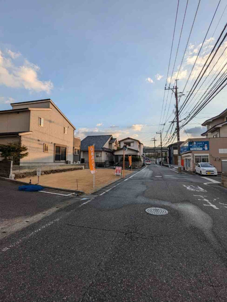 【上葛原二丁目の前面道路含む現地写真】