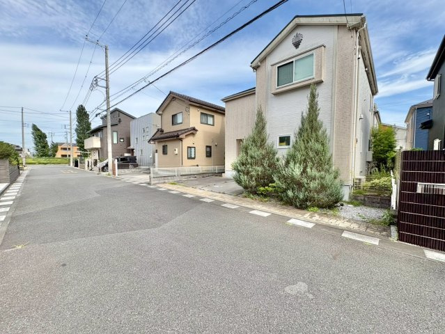 前面道路含む現地写真です
