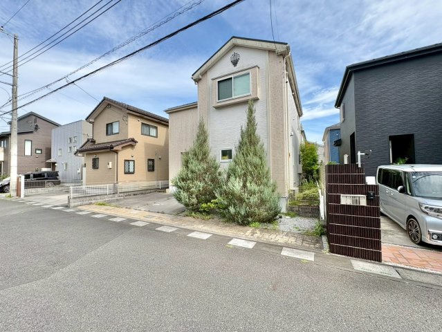 前面道路含む現地写真です