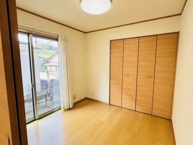 ～リビングに隣接している4.5帖の洋室です～