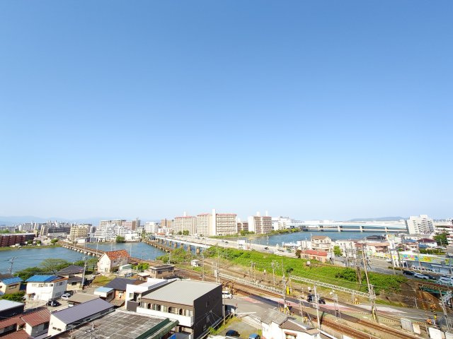 ☆名島河畔を一望する暮らし☆角住戸からの眺めをご堪能下さい♪