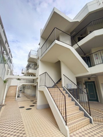 明るい基調で華やかなデザインなので、毎日気持ちよく、またご友人なども素敵に迎え入れられます